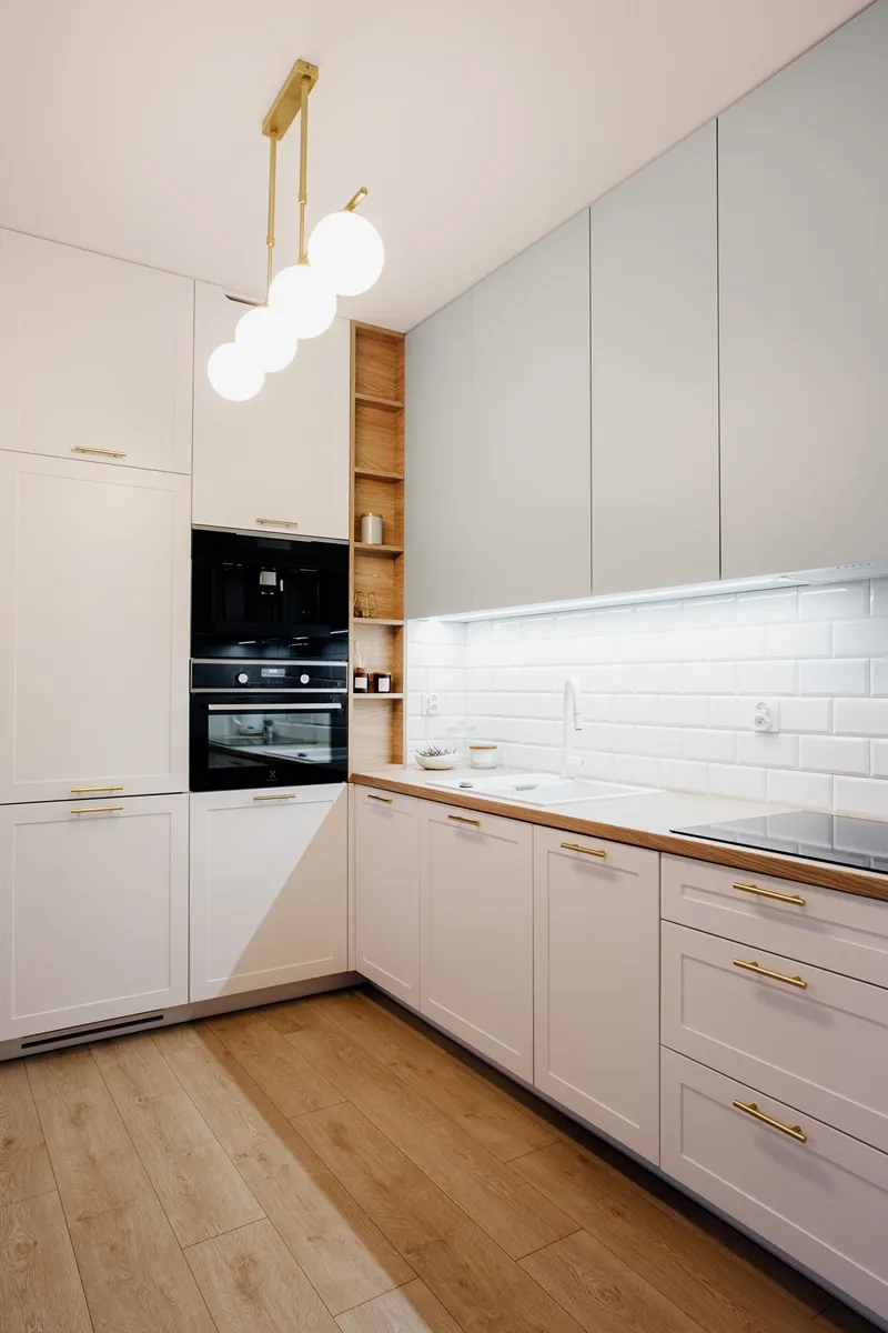 Kuchnia z białą ciegiełką